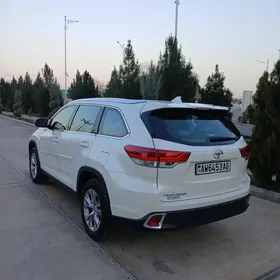Toyota Highlander 2019