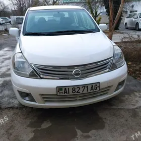 Nissan Versa 2011
