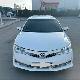 Toyota Camry 2014
