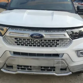 Ford Explorer 2023
