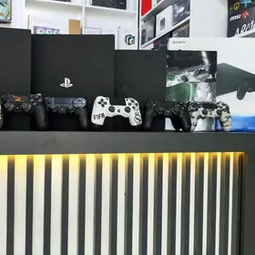 PLAYSTATION 4 PS4 SLIM PRO