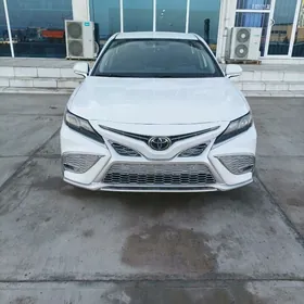 Toyota Camry 2021