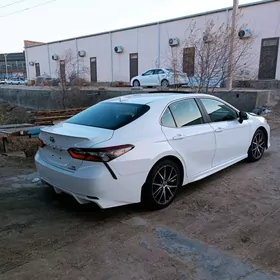 Toyota Camry 2022