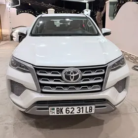 Toyota Fortuner 2024