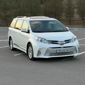Toyota Sienna 2018