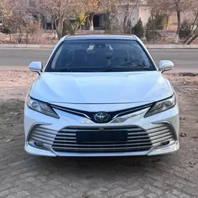 Toyota Camry 2018