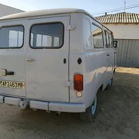 UAZ 2206 2000