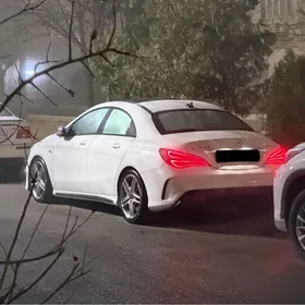 Mercedes-Benz CLA 2015