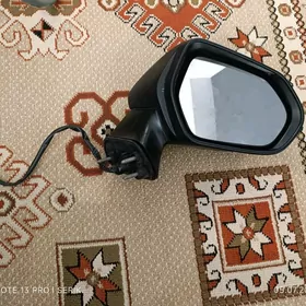 Боковое зеркало Corolla.