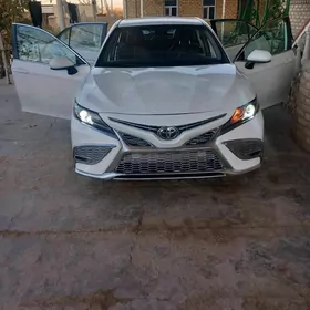 Toyota Camry 2020