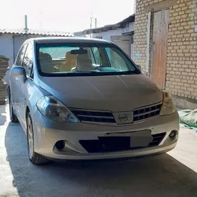 Nissan Tiida 2008