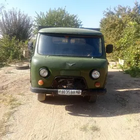 UAZ 452 1988