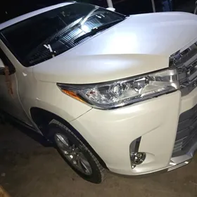 Toyota Highlander 2019