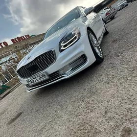 Kia K900 2020