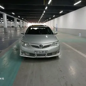 Toyota Camry 2014