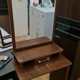 Трюмо и офисный столик