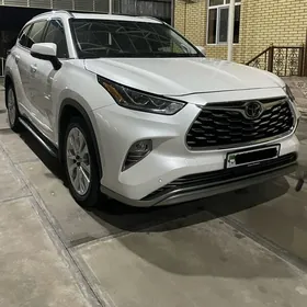 Toyota Highlander 2022