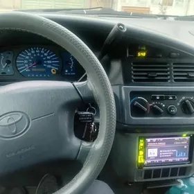 Toyota Sienna 2002