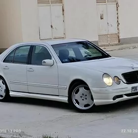 Mercedes-Benz E55 AMG 2000