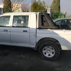 Mitsubishi L200 2004