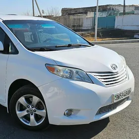 Toyota Sienna 2012
