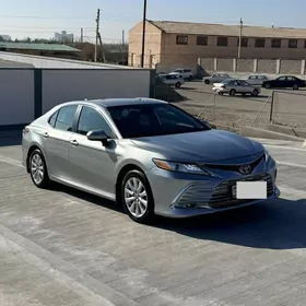 Toyota Camry 2020