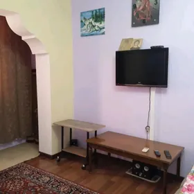 🧿 8mkr, 2 etaj, 1 kom, 35m²