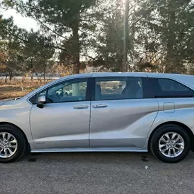 Toyota Sienna 2021