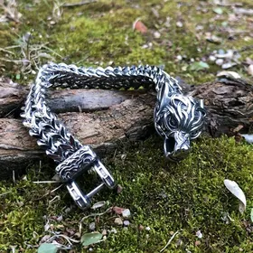 браслет волк