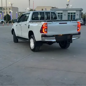 Toyota Hilux 2025