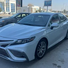 Toyota Camry 2022