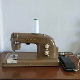 швейная электрическая машинка