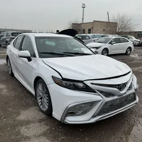 Toyota Camry 2020