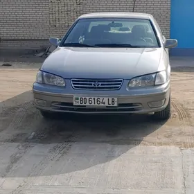 Toyota Camry 2001