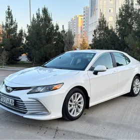 Toyota Camry 2022