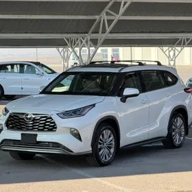 Toyota Highlander 2021