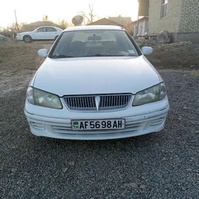 Nissan Sunny 2003