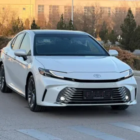 Toyota Camry 2025