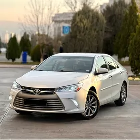 Toyota Camry 2017