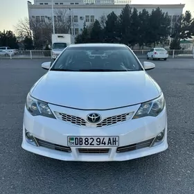 Toyota Camry 2014