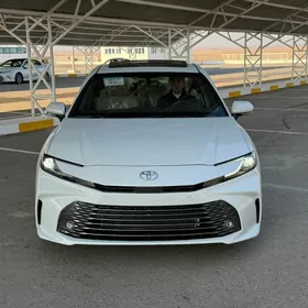 Toyota Camry 2025