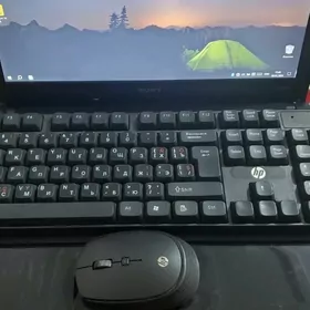 Noutbuk. Ноутбук.