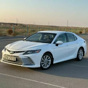 Toyota Camry 2021