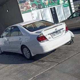 Toyota Camry 2004