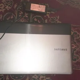 Ноутбук компютер