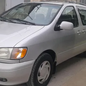 Toyota Sienna 2002