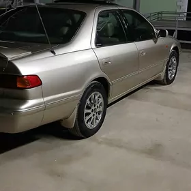 Toyota Camry 2001