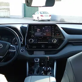 Toyota Highlander 2022