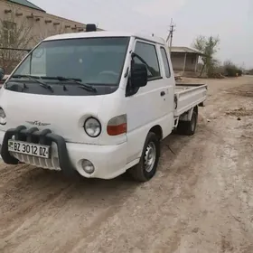 Hyundai H100 2001