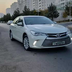 Toyota Camry 2017
